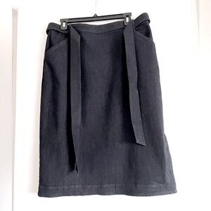 BANANA REPUBLIC SIZE 14 DARK NAVY DENIM SKIRT.